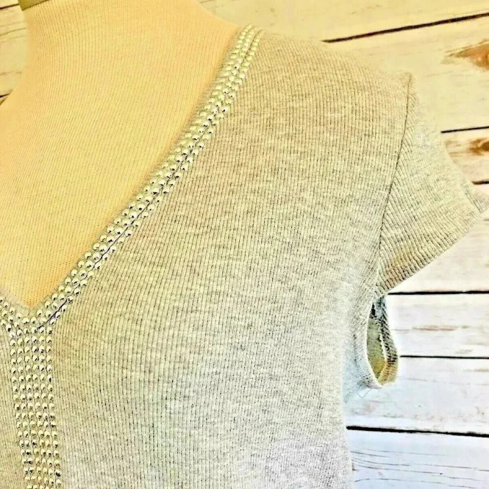 ONE CLOTHING Women Short Sleeve Pull Over V-Neck Studs Gray Shirt Top Size M - Picture 6 of 12